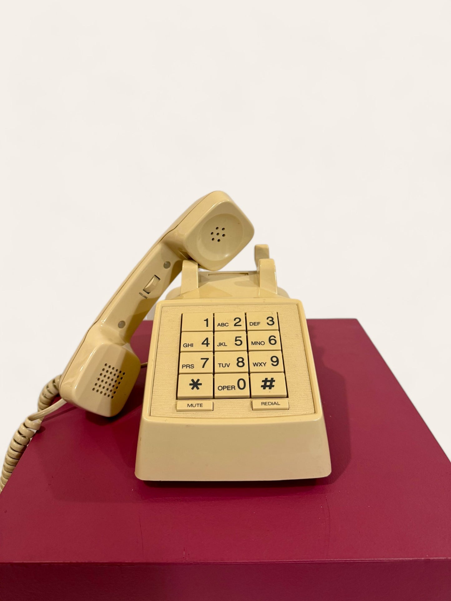 Vintage 1980s Radio Shack Push Button Desk Phone