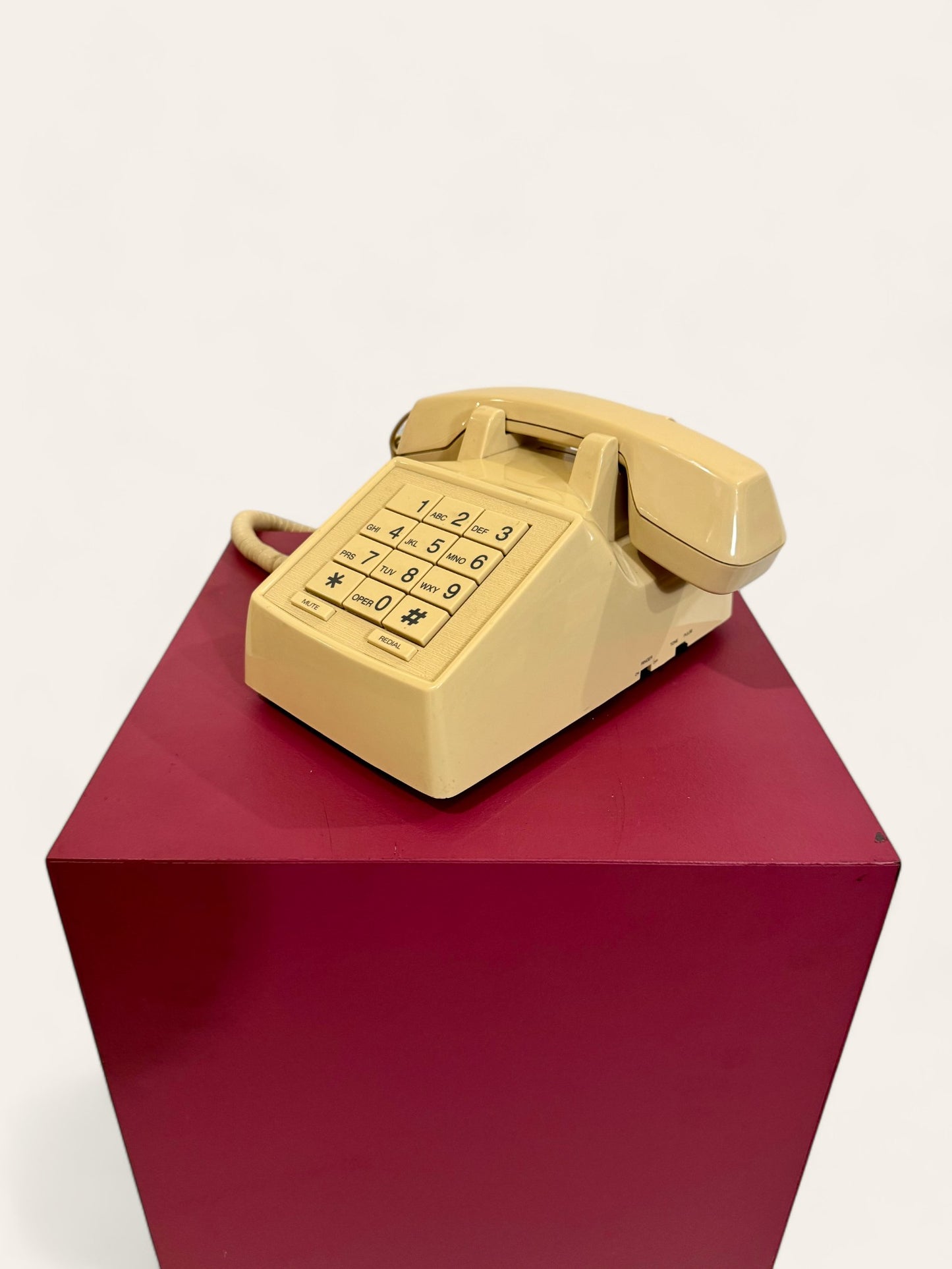 Vintage 1980s Radio Shack Push Button Desk Phone