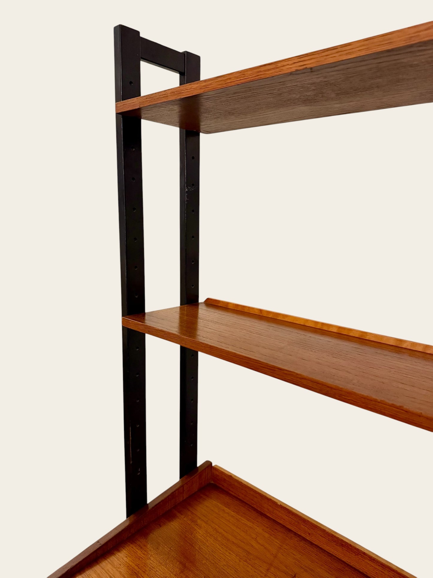 Vintage MCM Scandinavian Modular Teak Shelving Unit | 1960s
