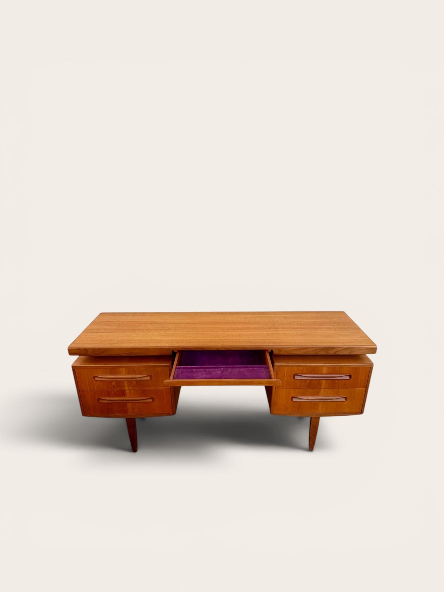 Vintage MCM Teak Fresco Desk by Viktor Wilkins for G-Plan, 1960s
