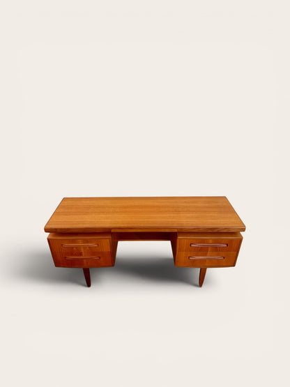 Vintage MCM Teak Fresco Desk by Viktor Wilkins for G-Plan, 1960s
