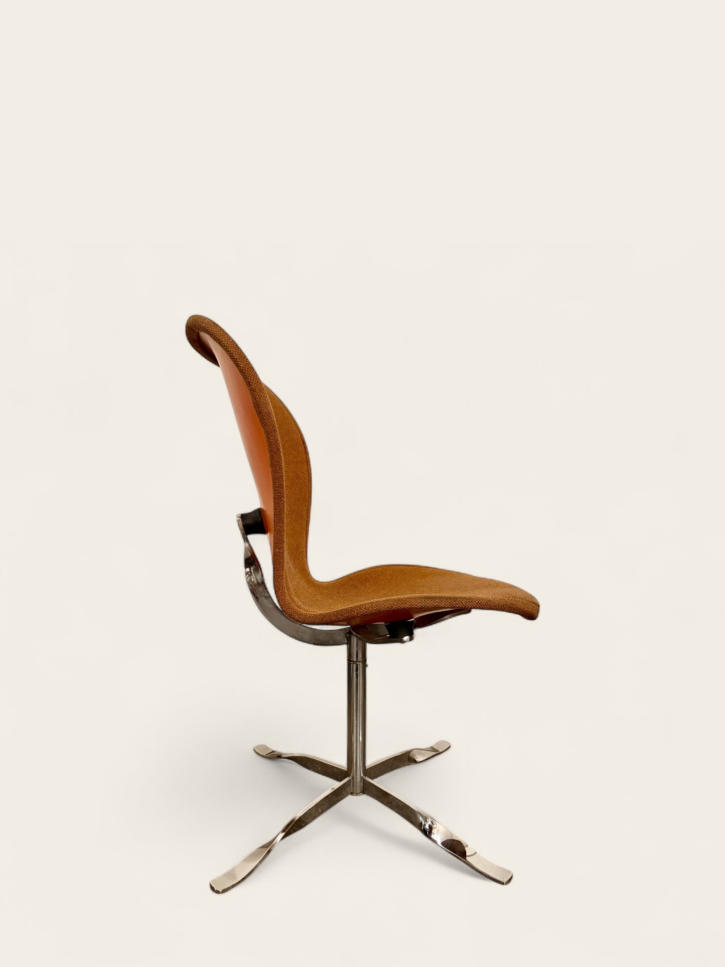 Vintage, MCM Set of (6) Orange Upholstered Gideon Kramer Ion Chairs, First Introduced at the 1962 Seattle World’s Fair