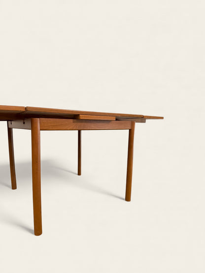 Vintage 1960s MCM Teak Dining Table with Slide-out Extensions