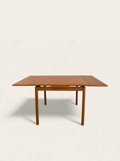 Vintage 1960s MCM Teak Dining Table with Slide-out Extensions