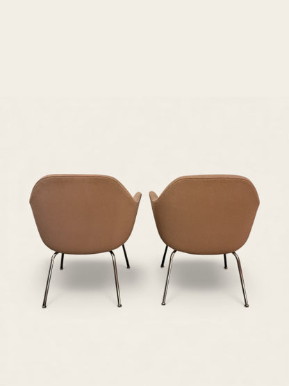 Vintage MCM 1960s Pair of Knoll Armchairs, Model 68 by Eero Saarinen in Beige Fabric