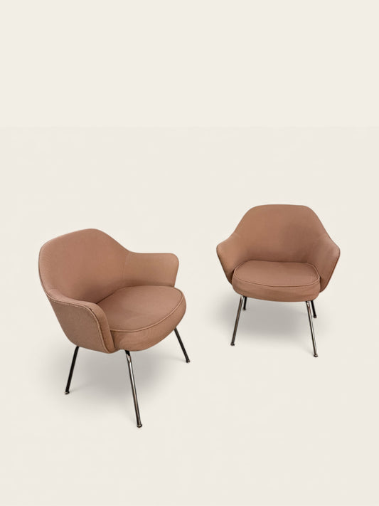 Vintage MCM 1960s Pair of Knoll Armchairs, Model 68 by Eero Saarinen in Beige Fabric