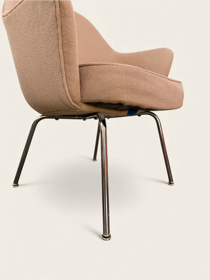 Vintage MCM 1960s Pair of Knoll Armchairs, Model 68 by Eero Saarinen in Beige Fabric