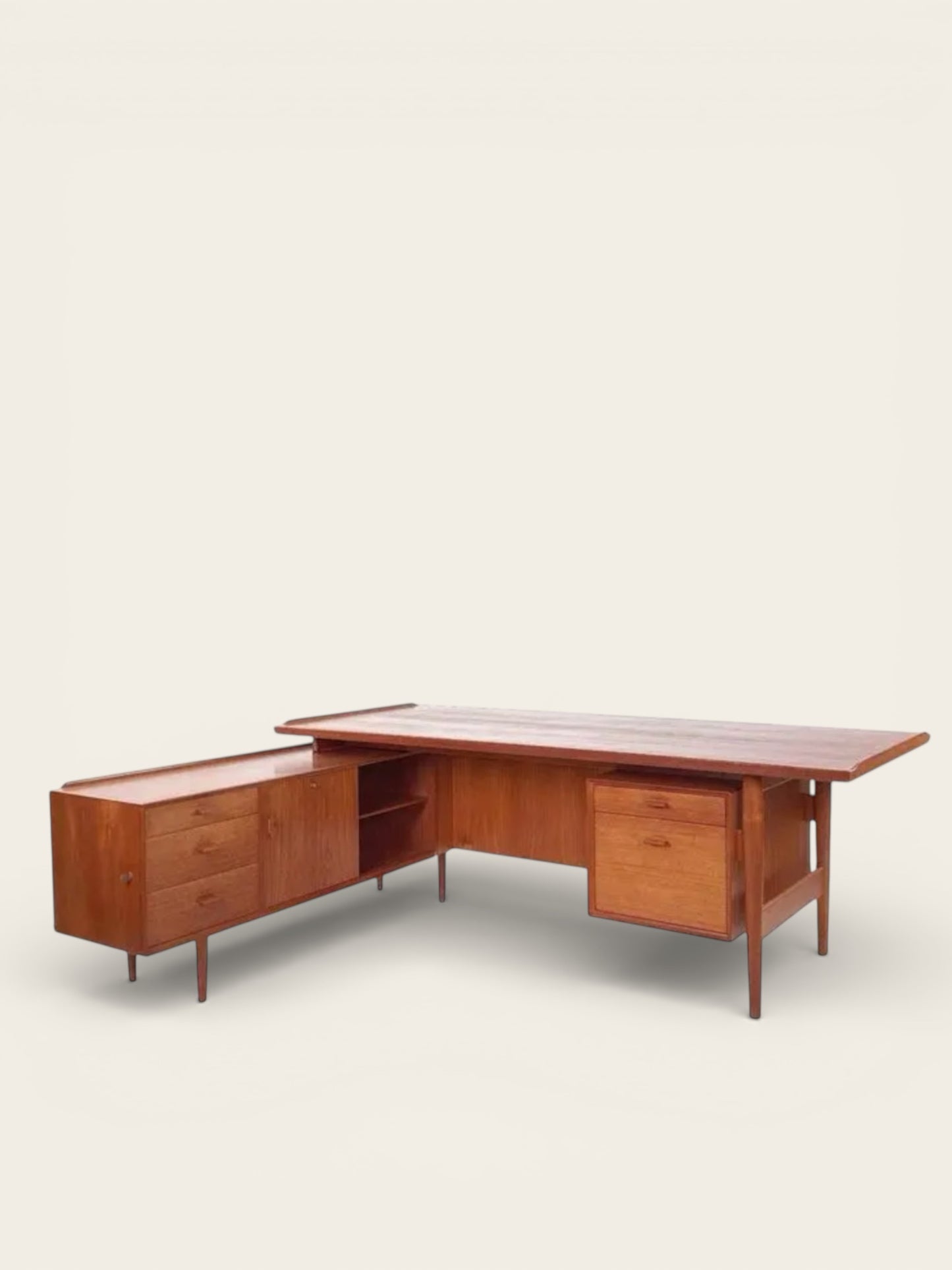 Arne Vodder Model 207 Vintage MCM Executive Desk (Sibast, Denmark, 1960s)