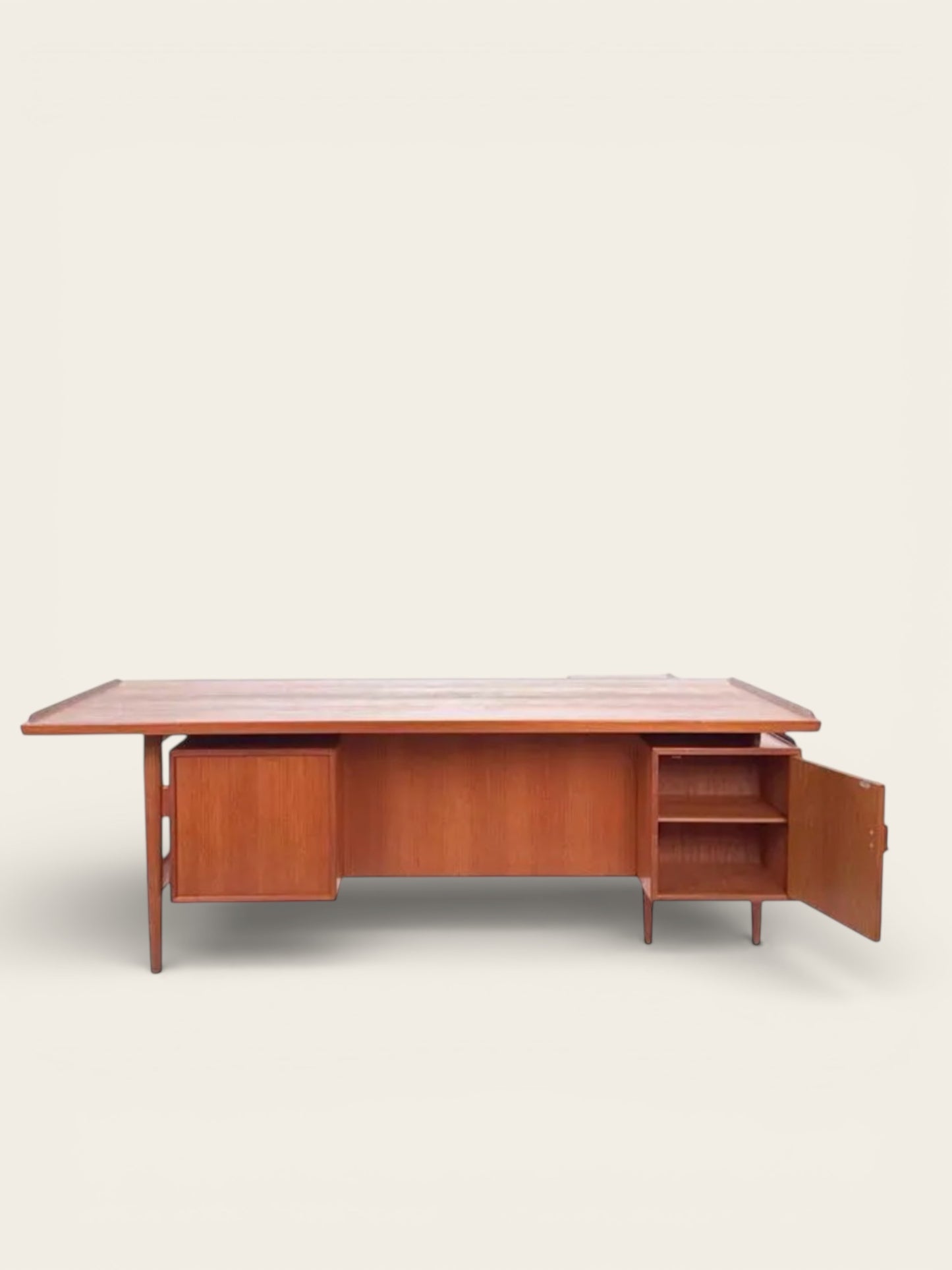 Arne Vodder Model 207 Vintage MCM Executive Desk (Sibast, Denmark, 1960s)