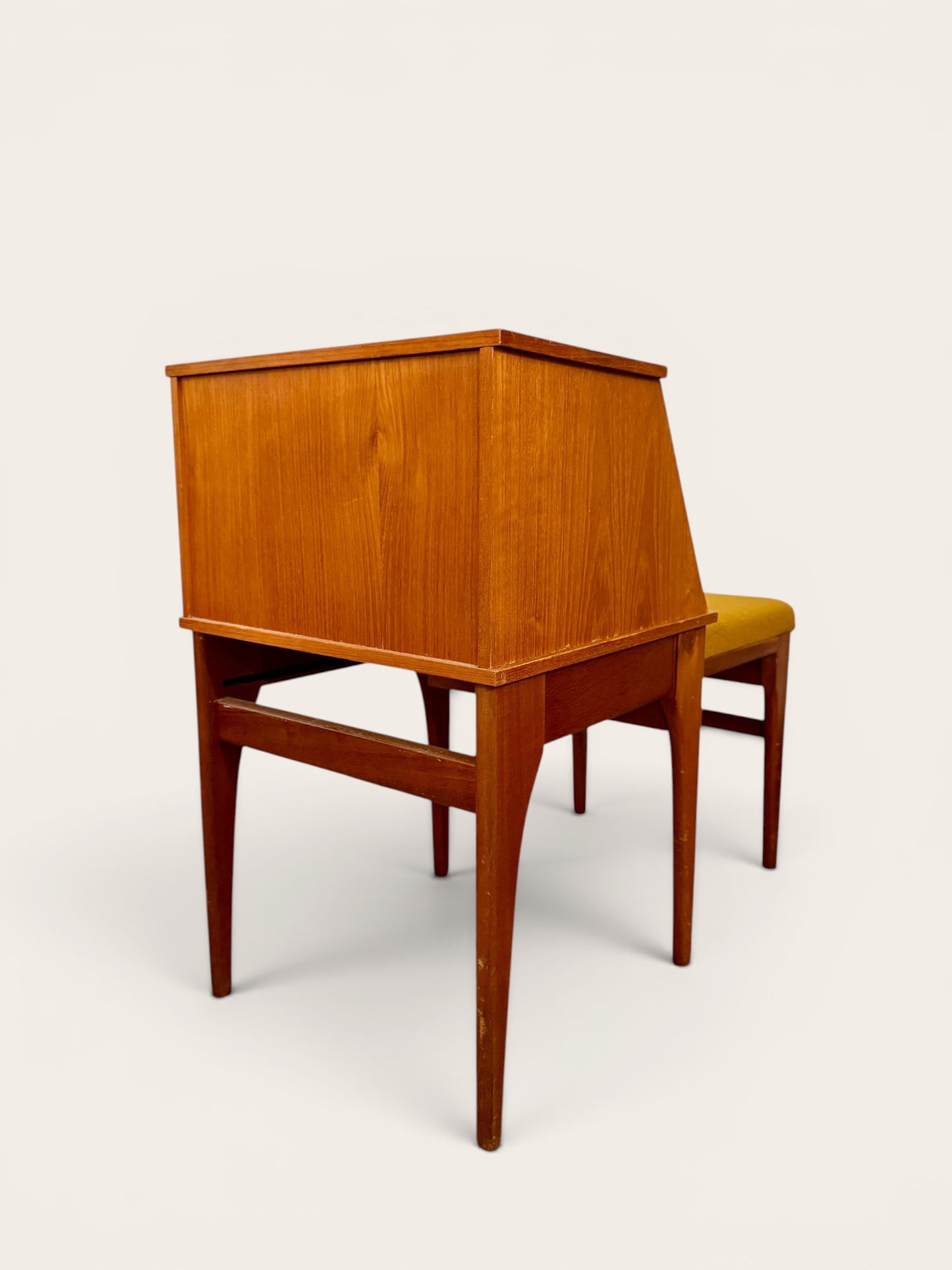 1960s Vintage MCM Chippy Telephone Seat Made in England