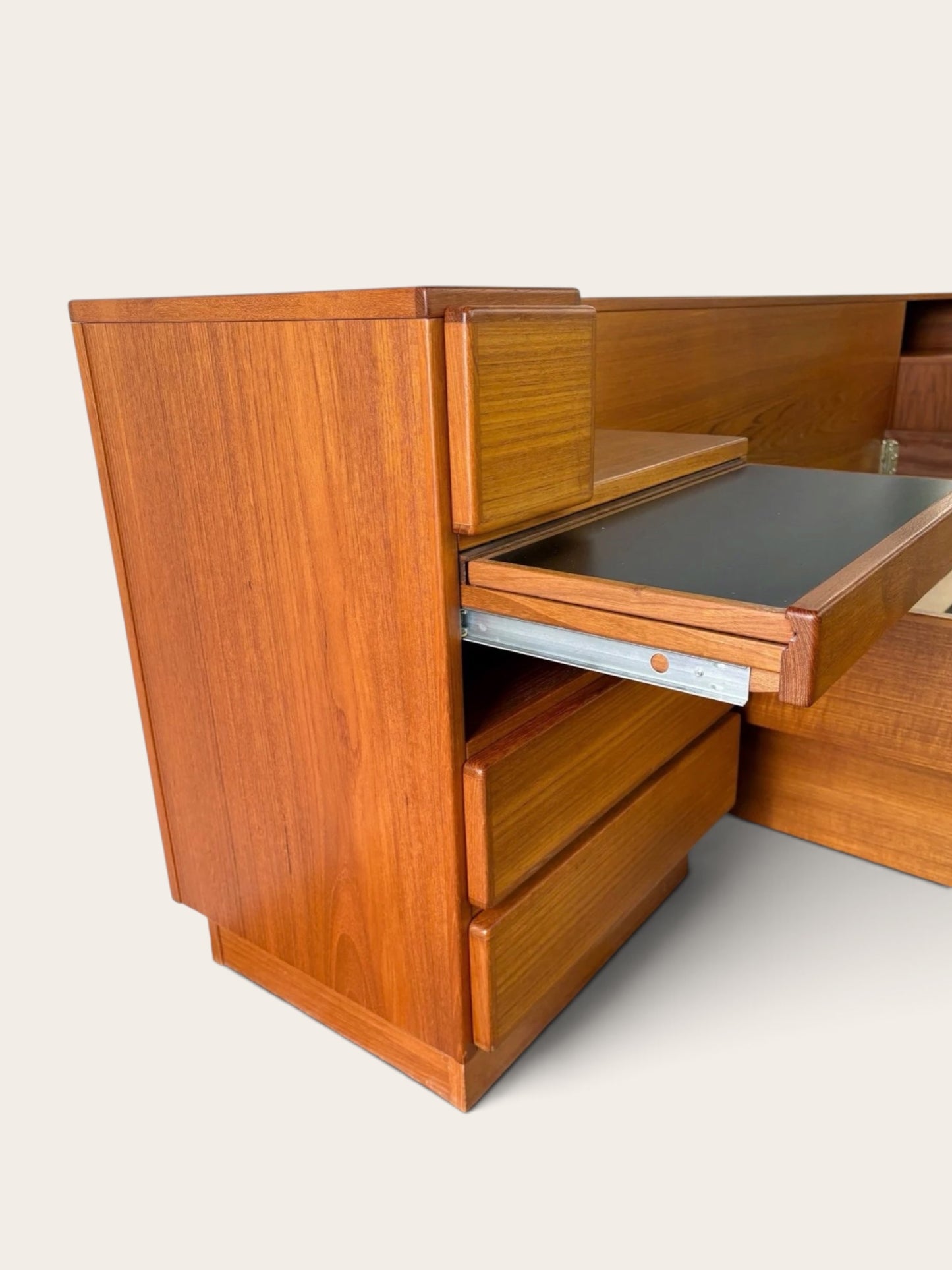 Vintage MCM Scan Coll of Denmark Queen Platform Bed + Kibaek Møbelfabrik Teak Light Bar