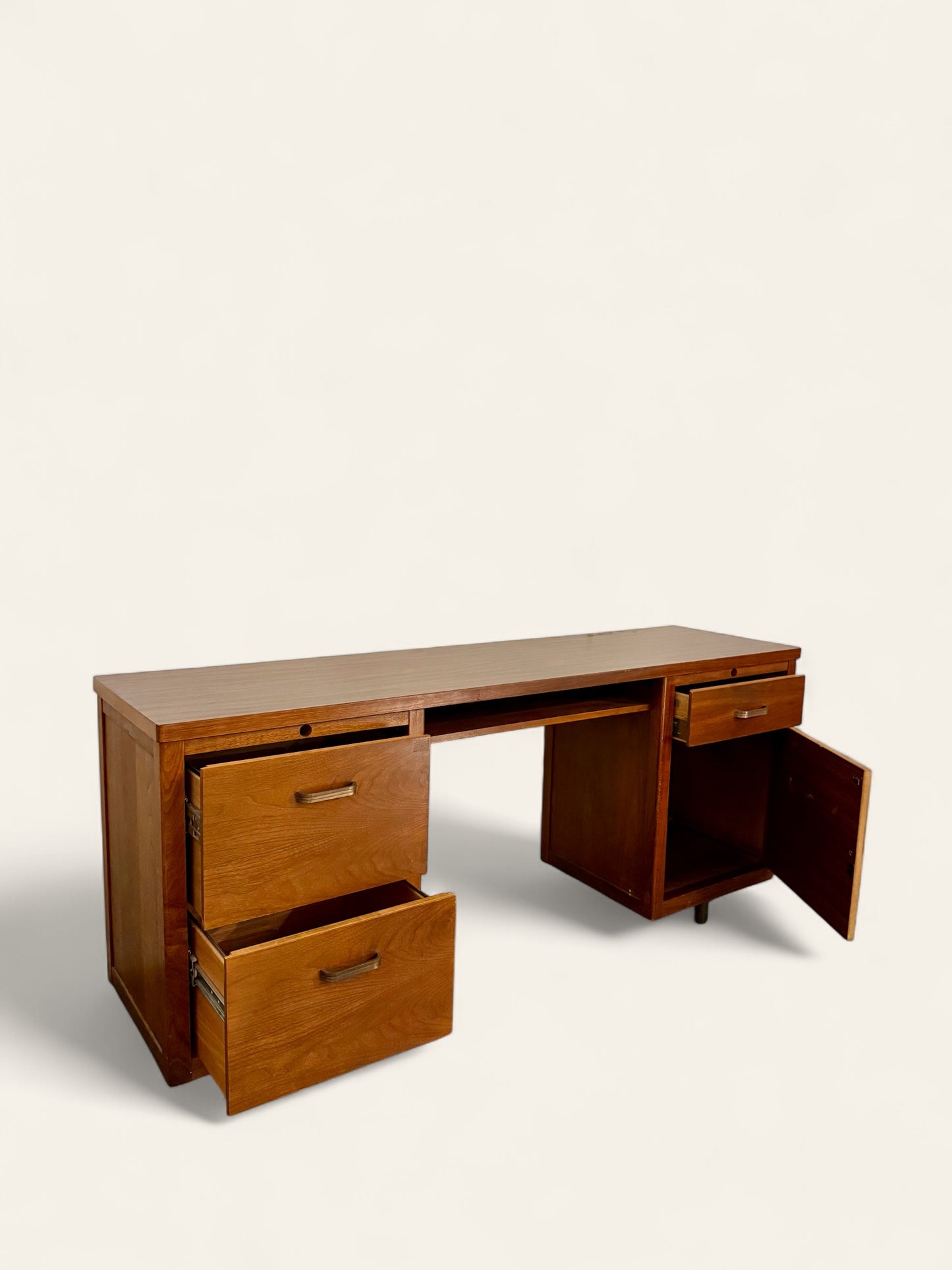 Vintage Mid Century Modern Lehigh-Leopold “Joyce” Desk