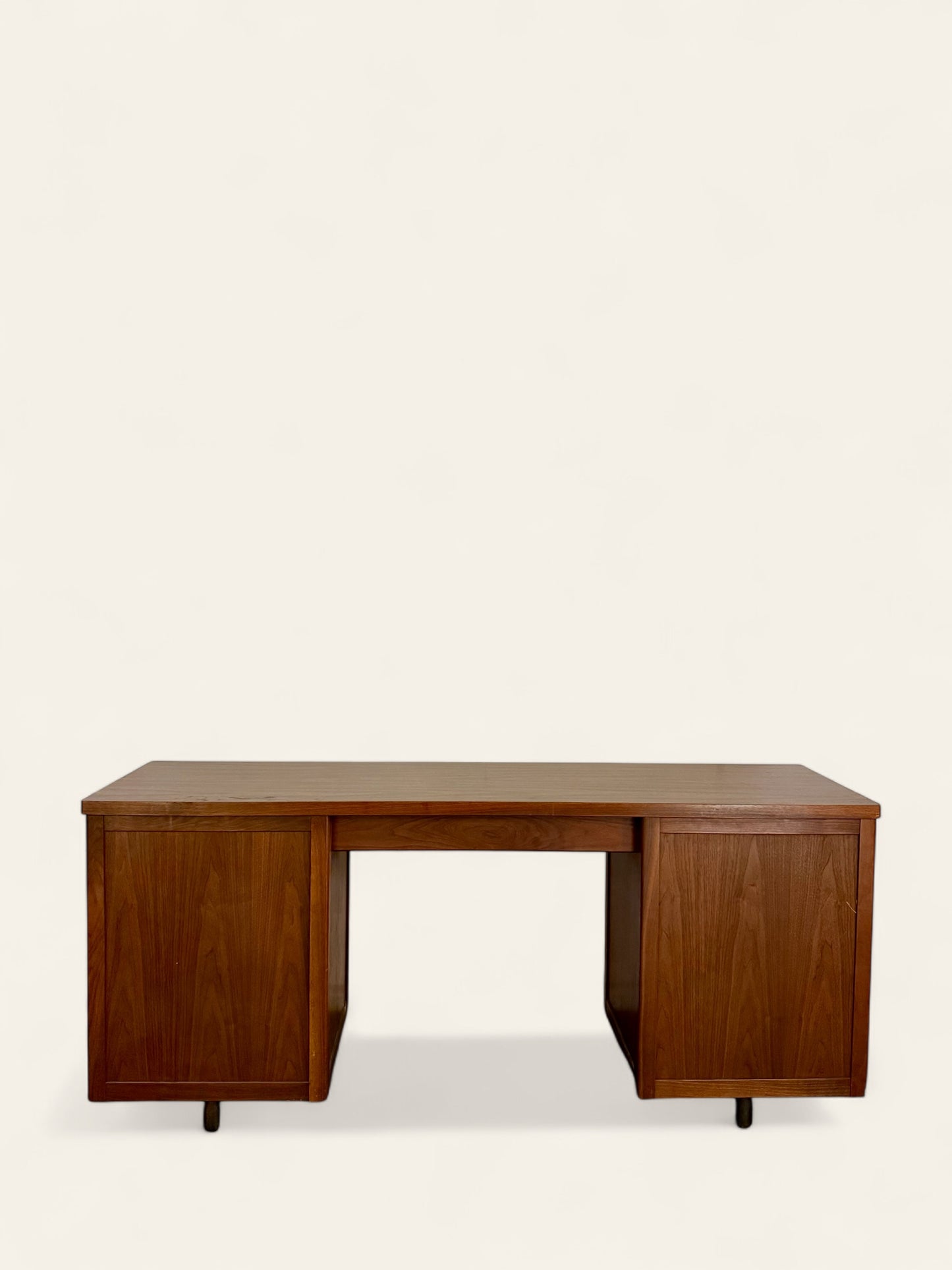 Vintage Mid Century Modern Lehigh-Leopold “Joyce” Desk